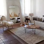 La Maison Perchee Villa *